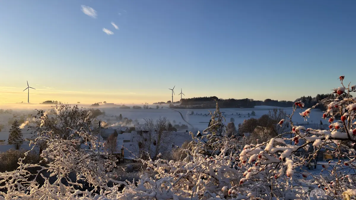 Der erste Schnee im Münsinger Ortsteil Böttingen.