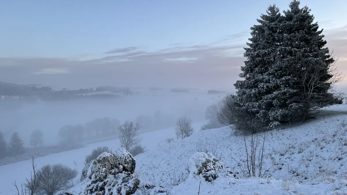 Der erste Schnee im Münsinger Ortsteil Böttingen.