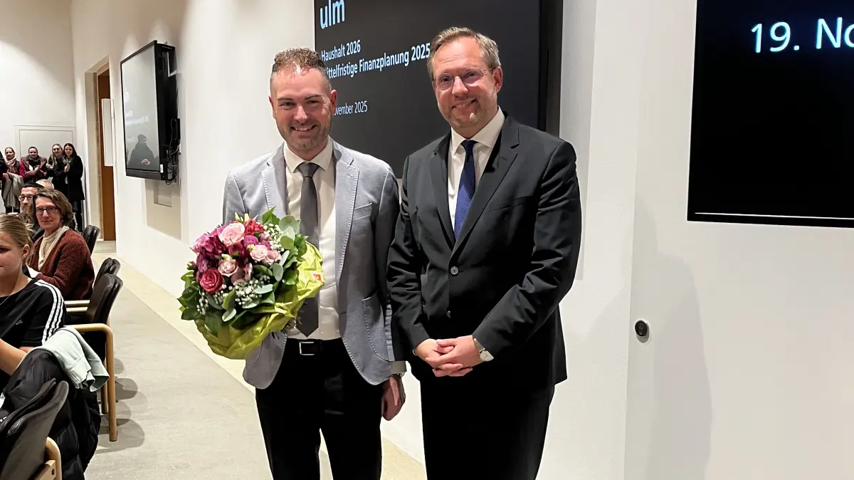 Dominic Bäuerle (links) wird neuer Leiter der Abteilung Bildung und Sport in Ulm, Wahl am 19. November 2025
