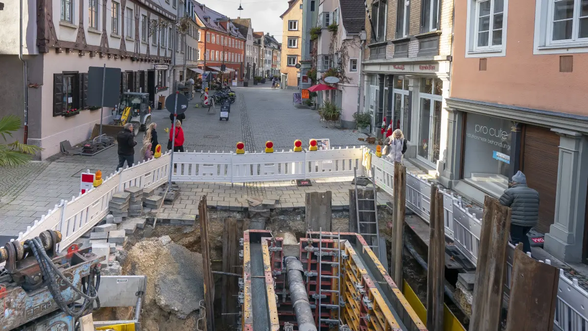 FUG Baustelle Herrenkellergasse Ulm Montage Weihnachtsbeleuchtung