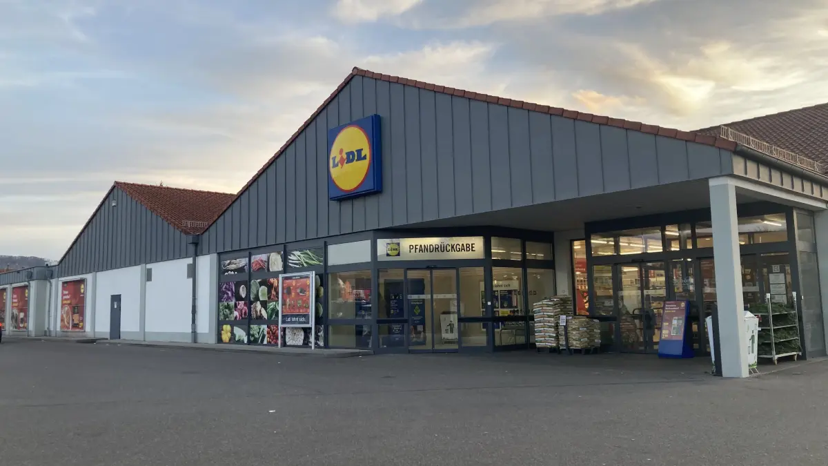 Der Lidl plant den Abriss und Neubau der Filiale in Bisingen.