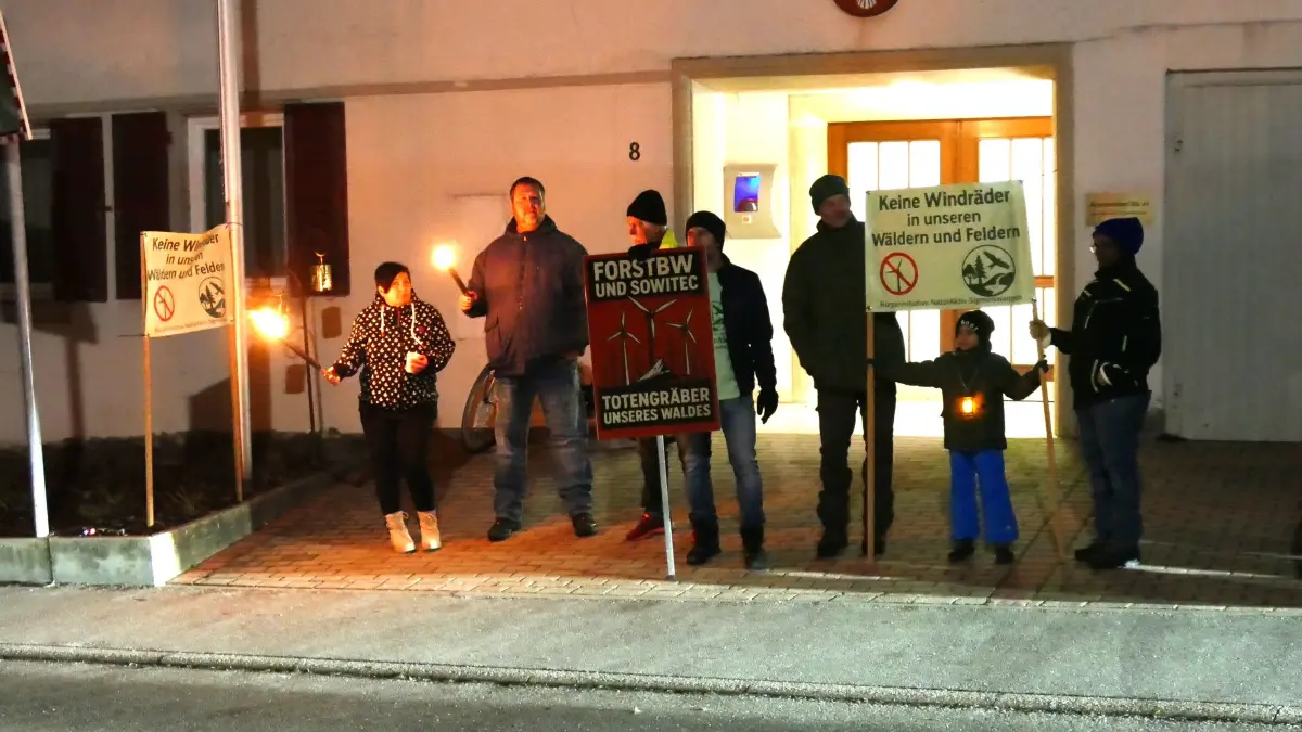Sogar die Kleinsten waren bei der ersten Protestaktion am Mittwochabend dabei.