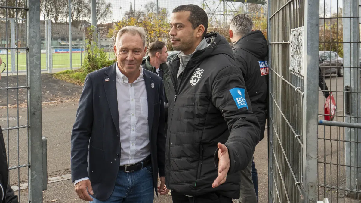 SSV Ulm Fussball Trainer Uli Eitle und Dominik Schwärzel Geschäftsführer Stephan Schwarz Erste PK