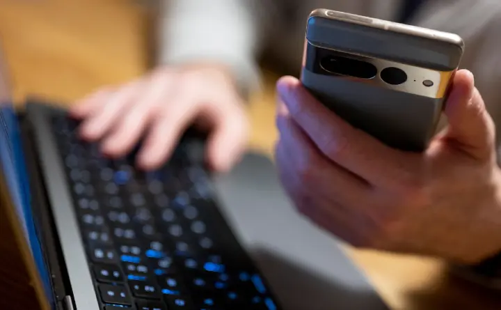 „Herzchen im Kopf“ führen zu Kredit über 3000 Euro – und ins Verderben