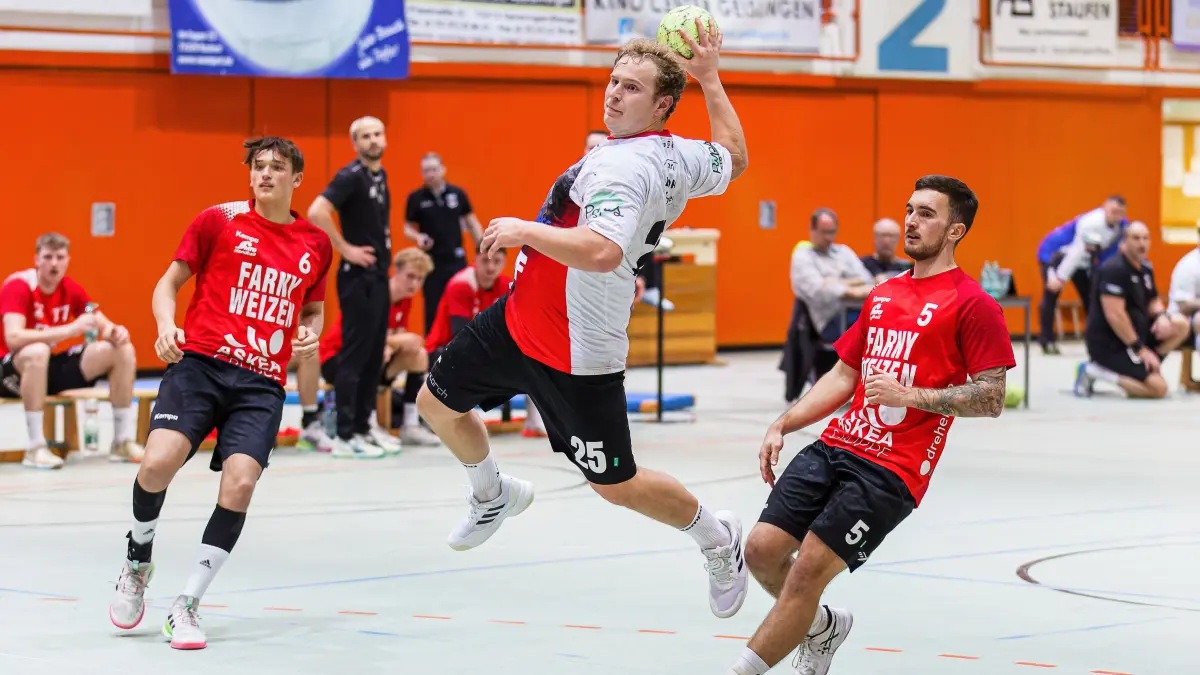 Handball Landesliga: Handball Landesliga; TV Altenstadt - MTG Wangen II;
Axel Bottek (TV Altenstadt, #25);
23.11.2025; Michelberghalle; Geislingen.
Foto: Thomas Madel