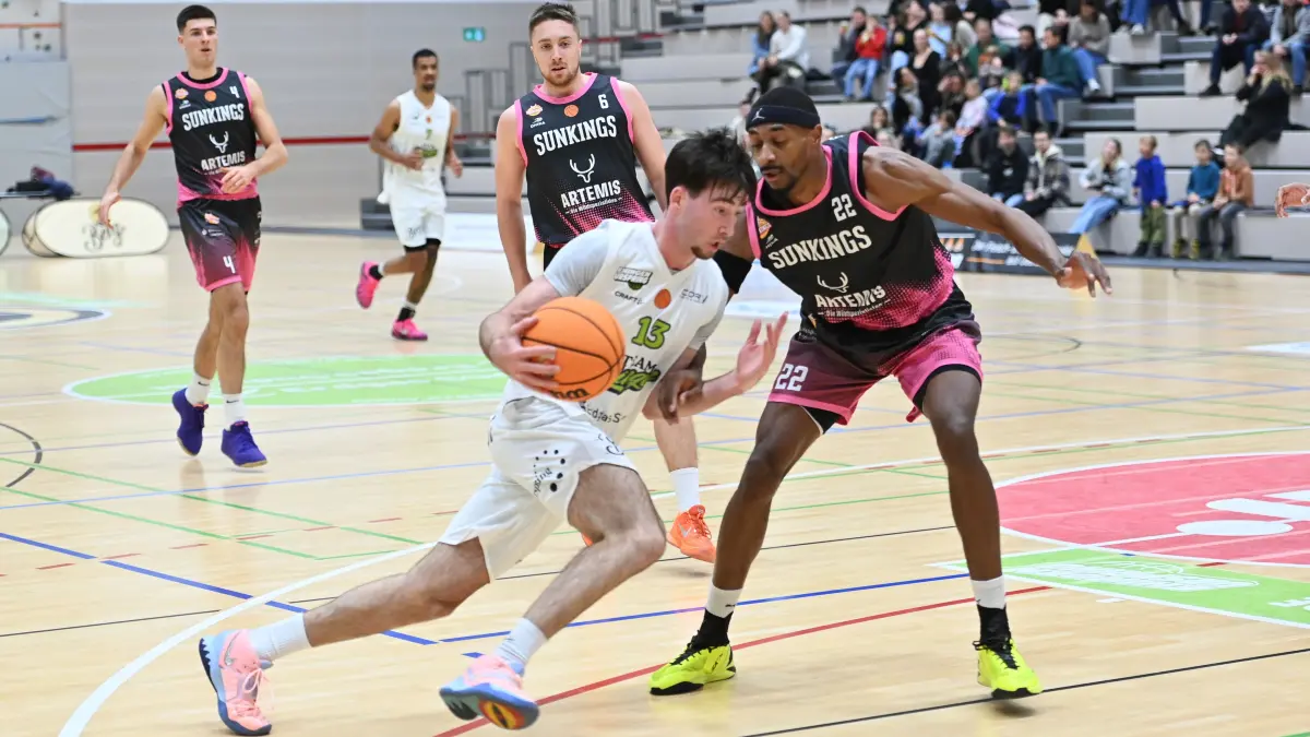Team Ehingen Urspring - Sunkings Saarlouis 94:81 Basketball Regionalliga Kaloyan Lozanov