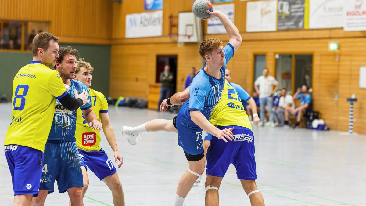 Handball Landesliga: Handball Landesliga; TV Treffelhausen - TG Biberach;
Nico Sailer (TV Treffelhausen, #77);
22.11.2025; Alb-Sporthalle, Böhmenkirch.
Foto: Thomas Madel