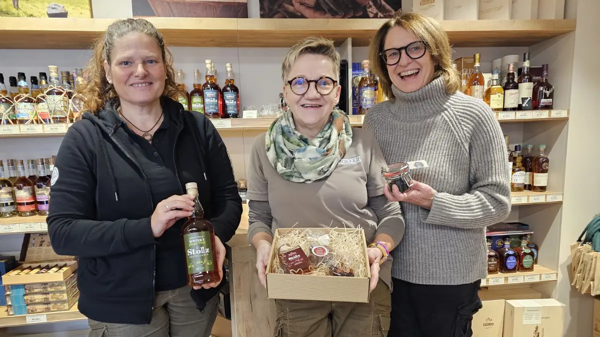 Bad Boll 30 Jahre Kelterladen Von links Monika Fürnikl, Anke Hildebrand und Karin Stolz