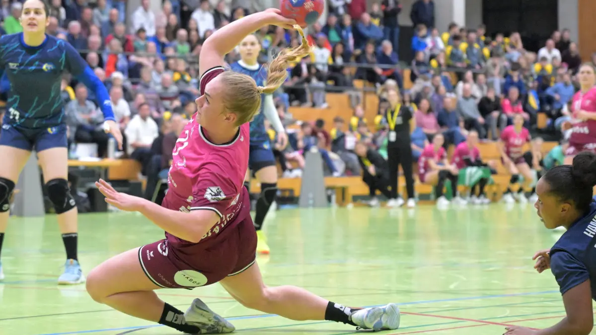 TusSies Metzingen vs. Brasilien, Handball, Testspiel, Saison 2025/2026, 25.11.2025: Svenja Demmel (TusSies Metzingen, #21)
TusSies Metzingen vs. Brasilien, Handball, Testspiel, Saison 2025/2026, 25.11.2025
Foto: Eibner-Pressefoto/Tobias Baur