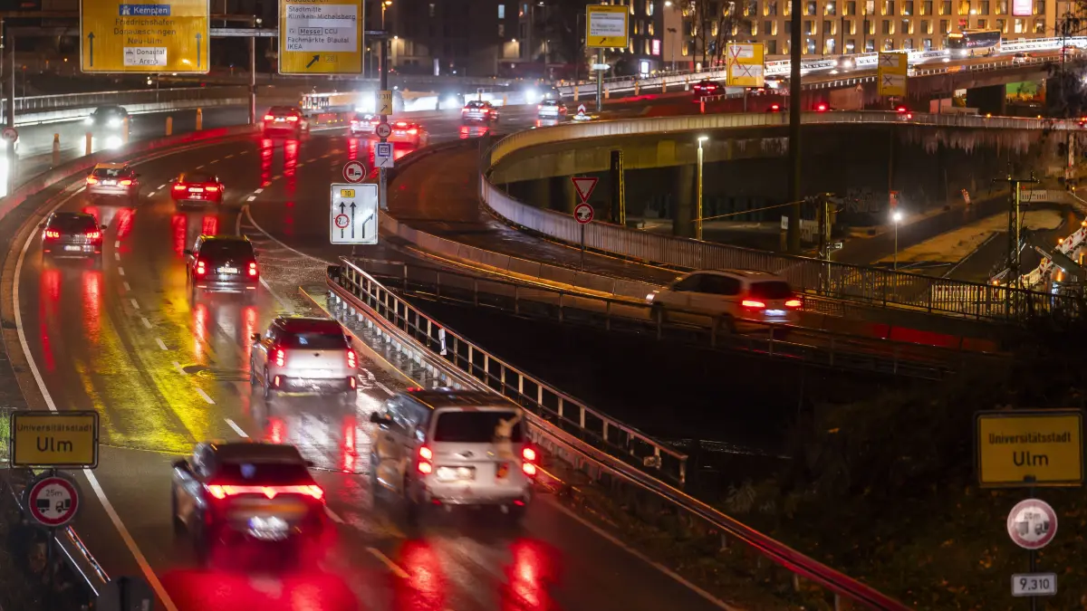 Verkehr auf der Wallstraßenbrücke vor der Sperrung Richtung Süden Ulm
