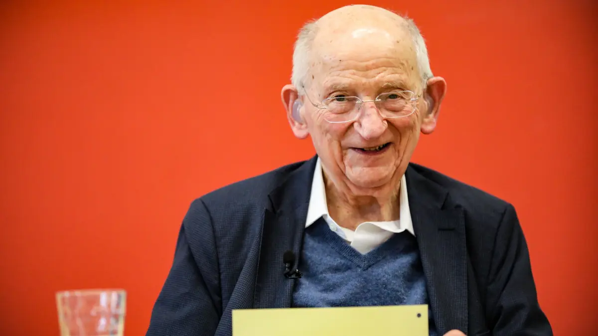 Otto Kernberg, Holocaust-Überlebender und Psychiater, bei einem Vortrag am 29. Oktober 2025 in Köln.