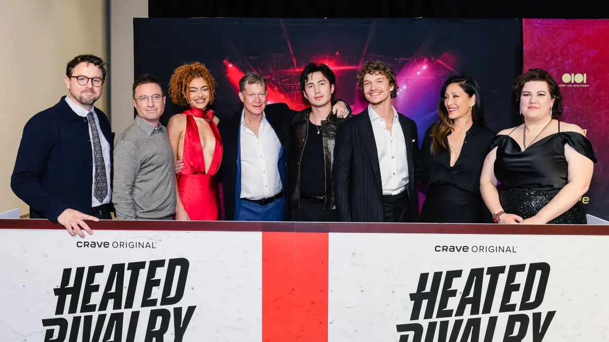 Toronto Premiere Of „Heated Rivalry“: TORONTO, ONTARIO - NOVEMBER 24: (L-R) Brendan Brady, Jacob Tierney, Ksenia Daniela Kharlamova, Dylan Walsh, Hudson Williams, Connor Storrie, Christina Chang and Rachel Reid attend the premiere of "Heated Rivalry" at TIFF Lightbox on November 24, 2025 in Toronto, Ontario. Harold Feng/Getty Images/AFP (Photo by Harold Feng / GETTY IMAGES NORTH AMERICA / Getty Images via AFP)