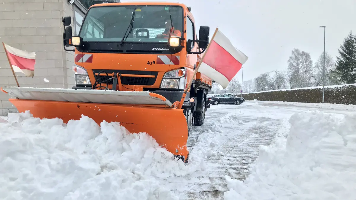(ohne Überschrift): Vorsicht: Dieses Foto ist möglicherweise nur für den einstigen Verlag Schwäbisches Tagblatt verwendbar. Winterdienst in Empfingen 2020/2021