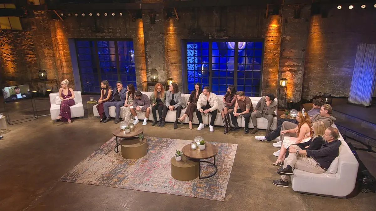 Beim „Sommerhaus der Stars“-Wiedersehen treffen die Paare ein letztes Mal aufeinander.