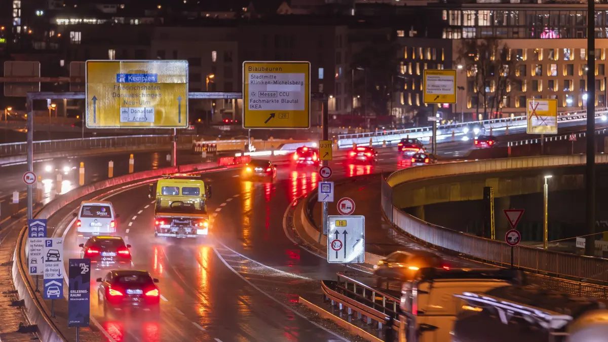 Verkehr auf der Wallstraßenbrücke vor der Sperrung Richtung Süden Ulm