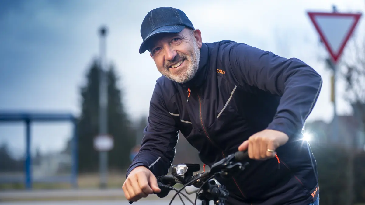 B10-Pendler Jochen Rudolf bitte mit seinem Fahrrad ablichten;