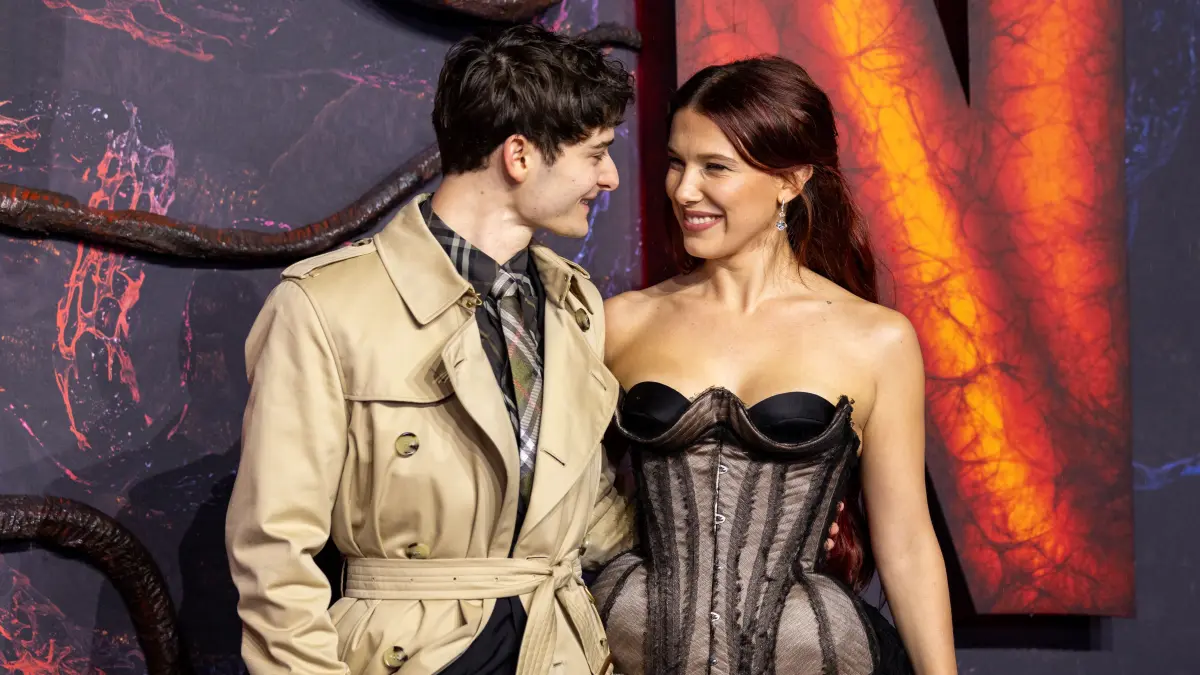 Auch 2025 waren Noah Schnapp und Millie Bobby Brown wieder gemeinsam auf dem roten Teppich zu sehen - diesmal deutlich erwachsener.