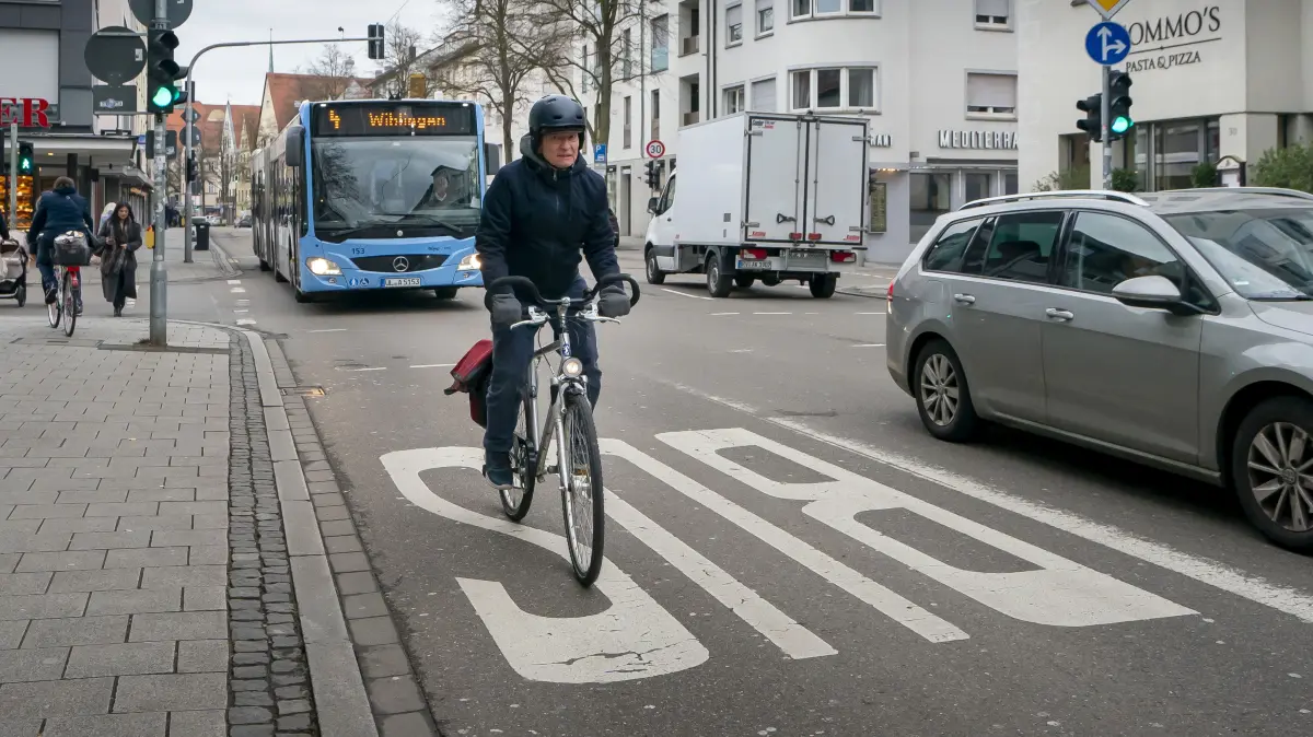 Busspur in der Frauenstraße (zwischen Rosengasse und Schuhhausgasse) wird für Radfahrer freigegeben
