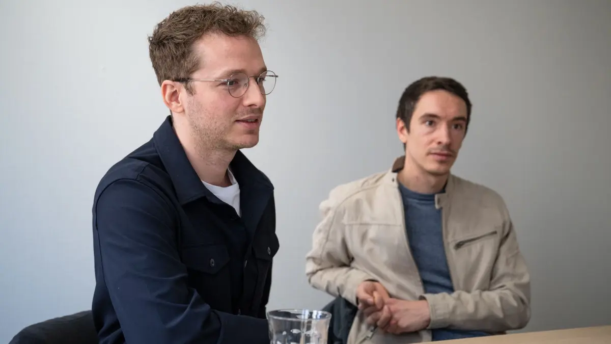 Als Wochengäste in der Redaktion: die neuen Besitzer des Kino im Waldhorn in Rottenburg Max Riebelmann (links) und Jannik Mayer