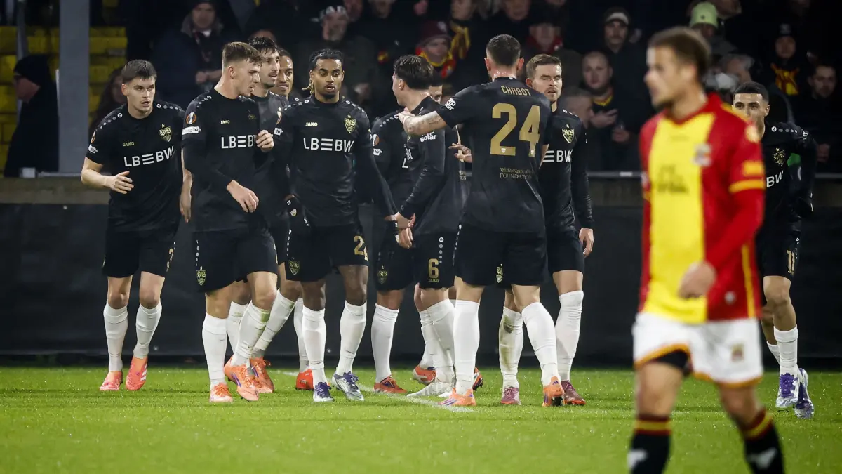 VfB Stuttgart players celebrate a goal during the UEFA Europea League football match between Go Ahead Eagles and VfB Stuttgart at De Adelaarshorst in Deventer, on November 27, 2025. (Photo by Vincent Jannink / ANP / AFP) / Netherlands OUT