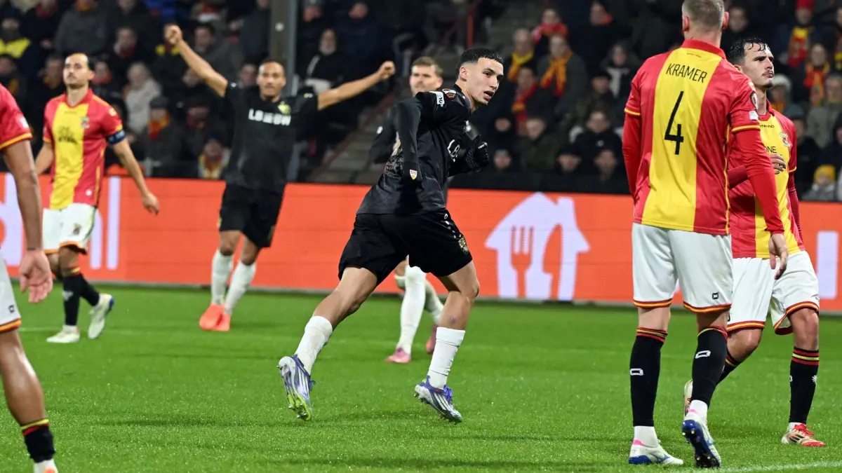 Go Ahead Eagles Deventer - VfB Stuttgart: 27.11.2025, Niederlande, Deventer: Fußball: Europa League, Go Ahead Eagles Deventer - VfB Stuttgart, Vorrunde, 5. Spieltag, De Adelaarshorst, Bilal El Khannouss (VfB Stuttgart) bejubelt sein Tor zum 3:0. Foto: Federico Gambarini/dpa +++ dpa-Bildfunk +++