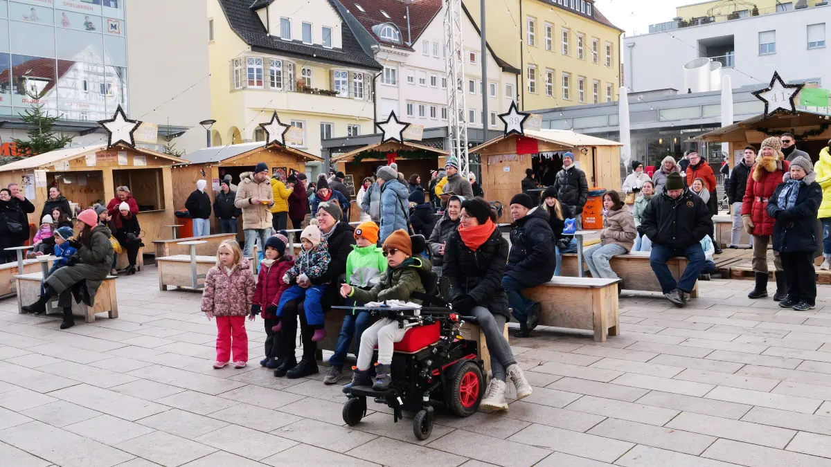 Profitiert vom „Weihnachtszauber“: der Ebinger Bürgerturmplatz.