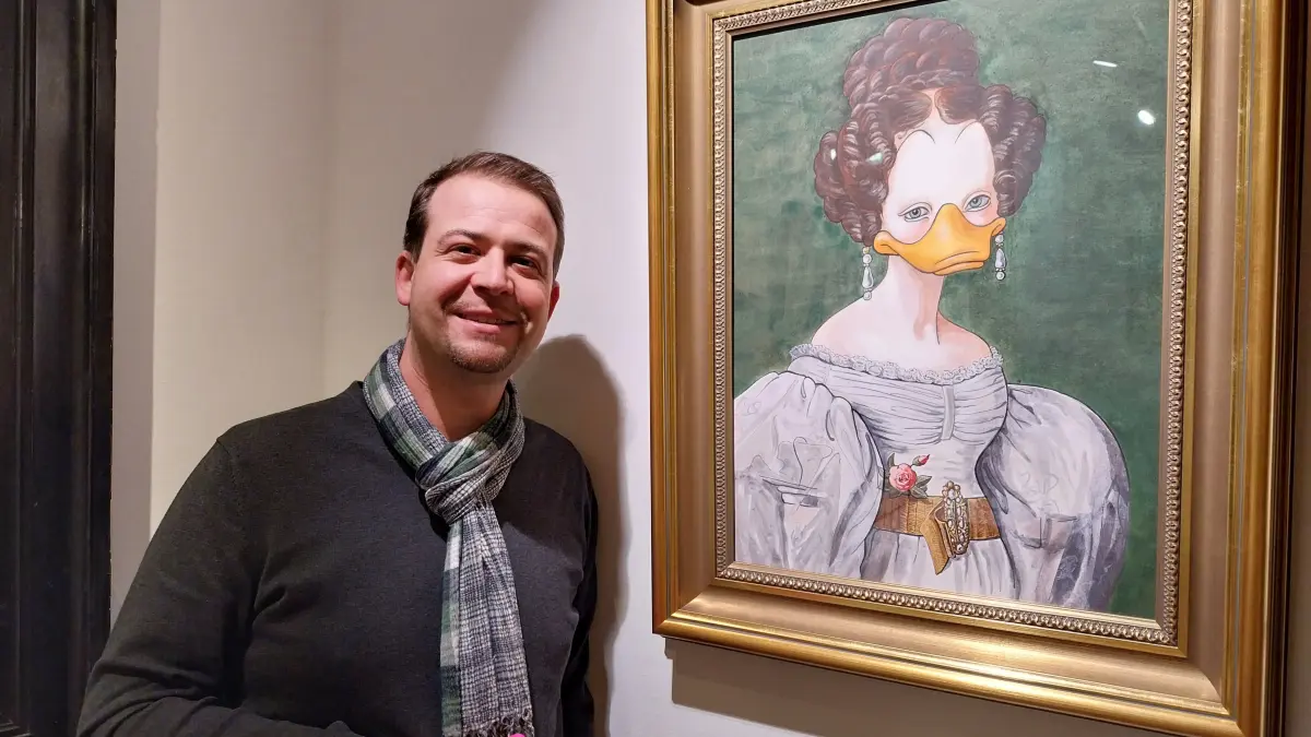 David Hendel mit Fürstin Eugenie im Entengewand: Das extra für die Ausstellung in Hechingen geschaffene Werk begeistert den Leiter des Hohenzollerischen Landesmuseums auch nach einem halben Jahr Ausstellungszeit. Duckomenta
