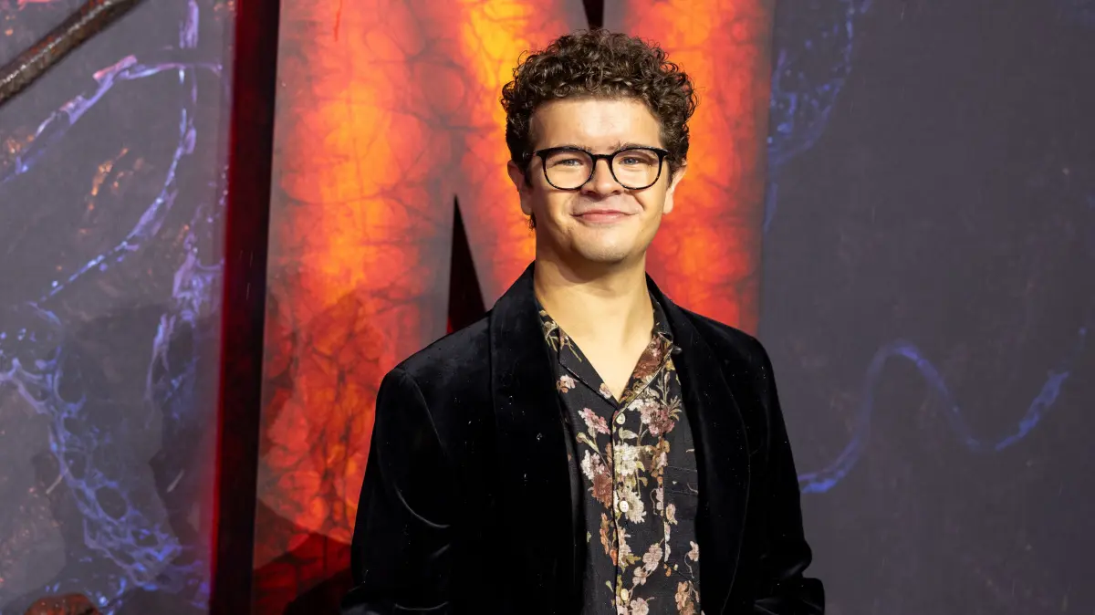 Jetzt, mit 23 Jahren, ist Gaten Matarazzo erwachsen geworden. Neben Rollen in Film und Fernsehen spielt er auch viel Theater.