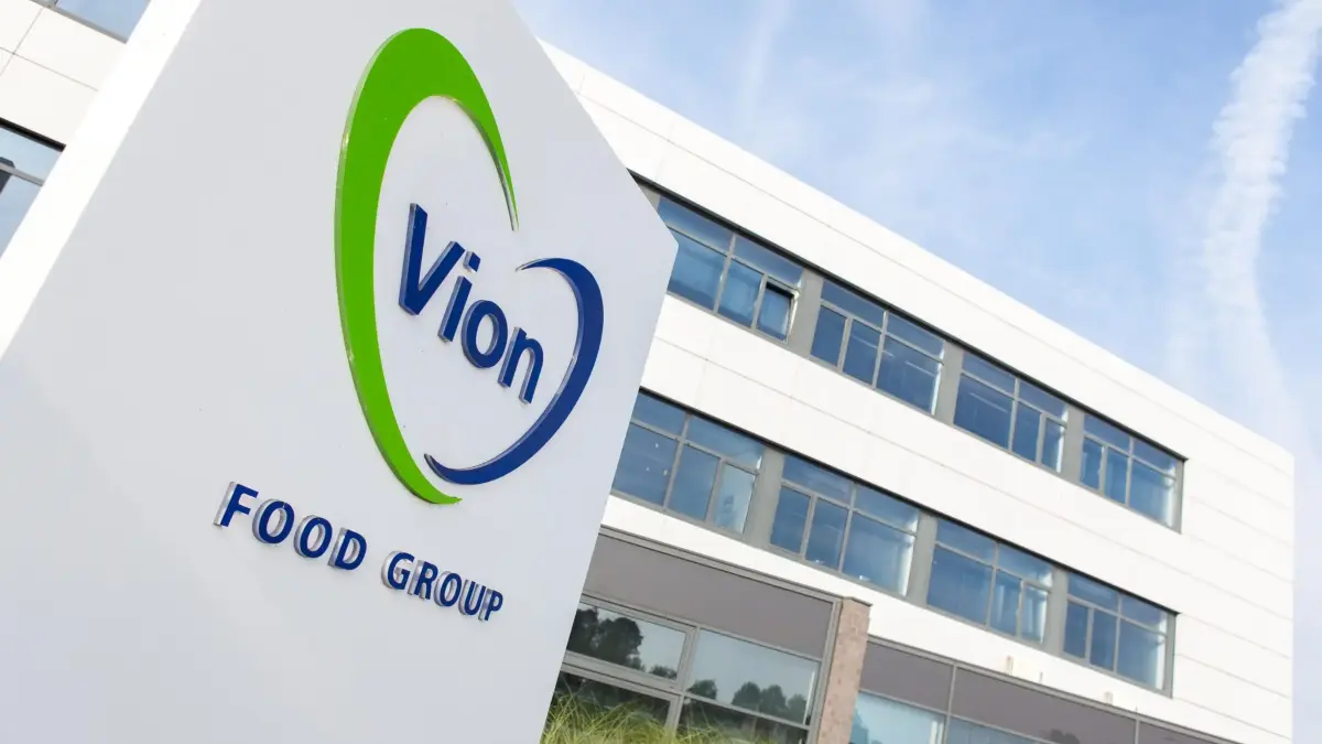 Nachdem die Premium Food Group ihr Angebot für die drei süddeutsche Vion-Standorte mit dem Schlachthof Crailsheim zurückgezogen hat, verhandelt der niederländische Fleischkonzern neu mit anderen Interessenten. Hoch im Kurs steht dabei Westfleisch aus Münster.