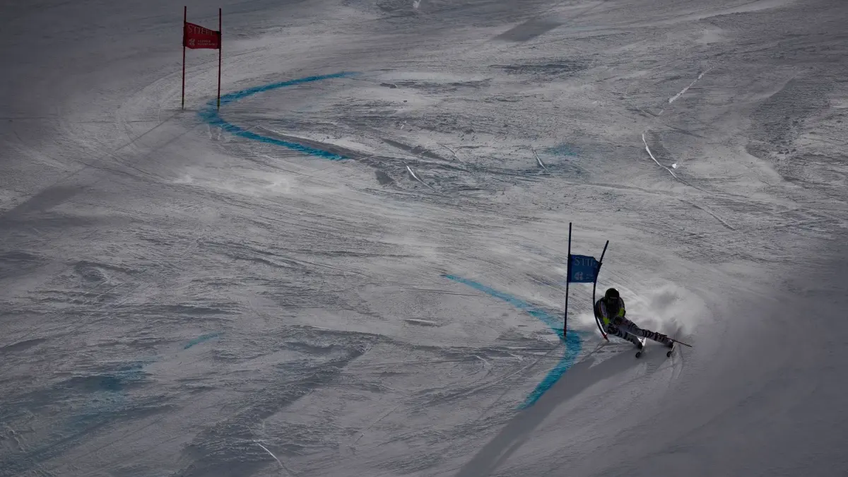 Ski-Weltcup in Copper Mountain: 28.11.2025, USA, Copper Mountain: Ski alpin: Weltcup, Riesenslalom, Männer, 2. Durchgang. Der deutsche Anton Grammel in Aktion. Foto: John Locher/AP/dpa +++ dpa-Bildfunk +++