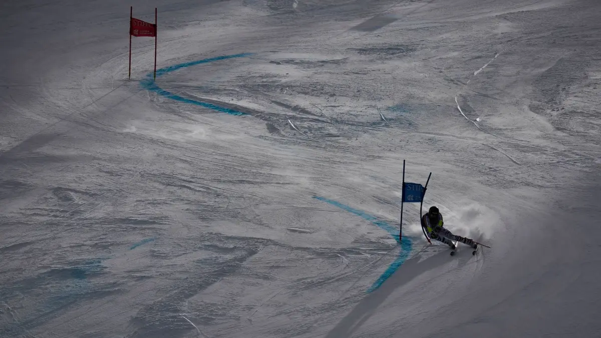 Ski-Weltcup in Copper Mountain: 28.11.2025, USA, Copper Mountain: Ski alpin: Weltcup, Riesenslalom, Männer, 2. Durchgang. Der deutsche Anton Grammel in Aktion. Foto: John Locher/AP/dpa +++ dpa-Bildfunk +++