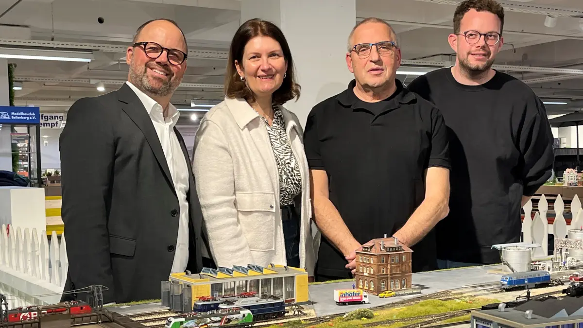 Ausstellung in Senden: Möbel Inhofer eröffnet Modellbahnschau | swp.de