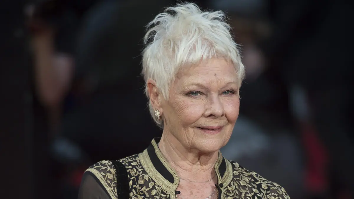 Judi Dench kann nur noch Umrisse erkennen – ihre fortschreitende Makuladegeneration macht sie im Alltag auf Hilfe angewiesen.