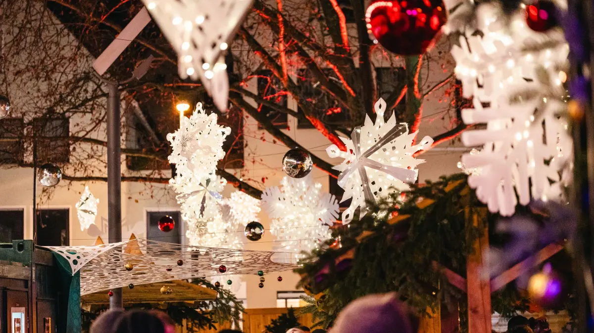 Nikolausdorf Weihnachtsmarkt Reutlingen Albtorplatz
