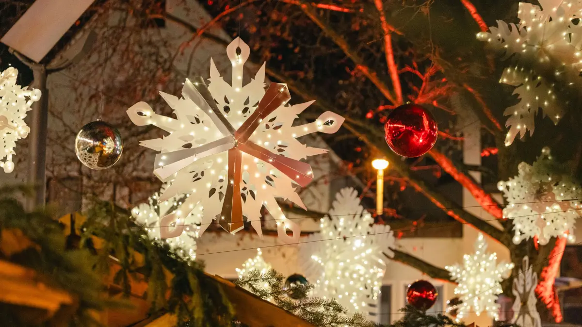 Nikolausdorf Weihnachtsmarkt Reutlingen Albtorplatz