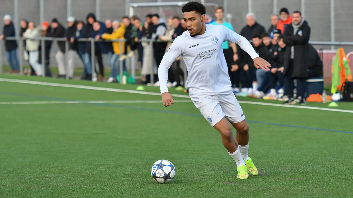 FC Rottenburg vs. Young Boys Reutlingen, Fussball, Verbandsliga Wuerttemberg, 18. Spieltag, Saison 2025/2026, 29.11.2025: Thomas Michael Diescher (Young Boys Reutlingen, #20)
FC Rottenburg vs. Young Boys Reutlingen, Fussball, Verbandsliga Wuerttemberg, 18. Spieltag, Saison 2025/2026, 29.11.2025,
Foto: Eibner-Pressefoto/Ralph Kunze