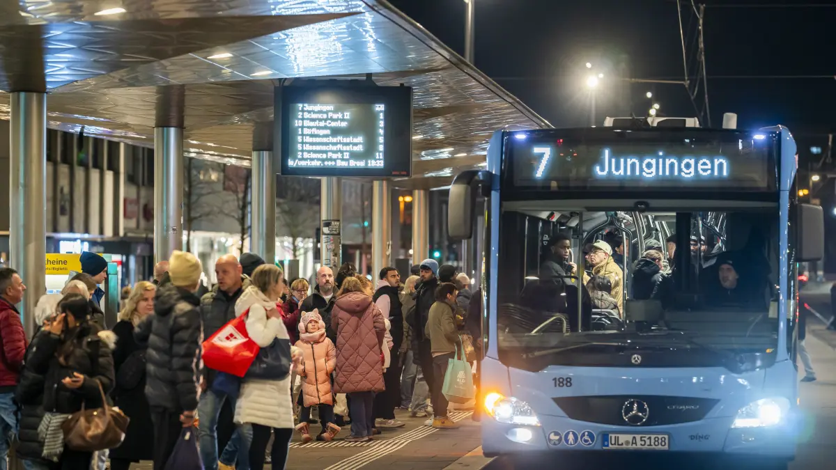 Nahverkehr, Samstag im Advent kostenloser Nahverkehr SWU Bahnhof, Verkehr