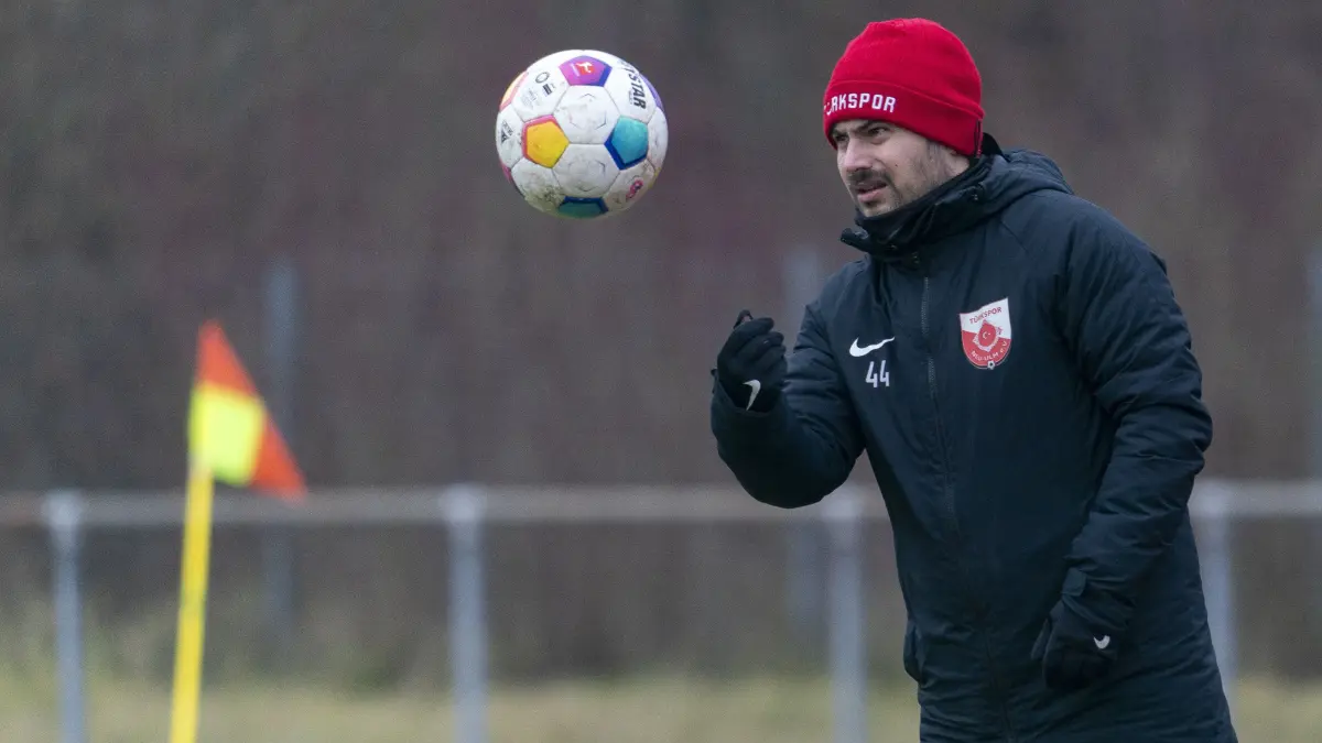 Srbija Ulm gegen Türkspor, Bezirkssportanlage in Wiblingen, Fußball Landesliga: Cheftrainer Florian Peruzzi