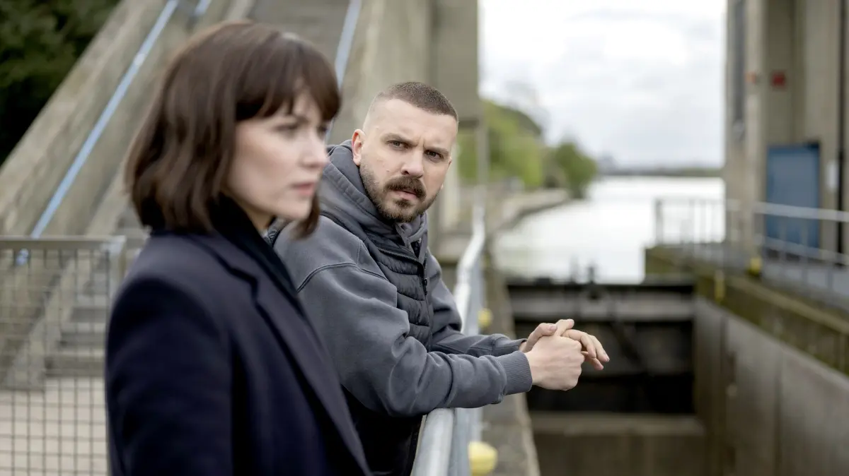 Am Sonntag, 30. November 2025, ermitteln die Frankfurter Kommissare im „Tatort: Licht“.