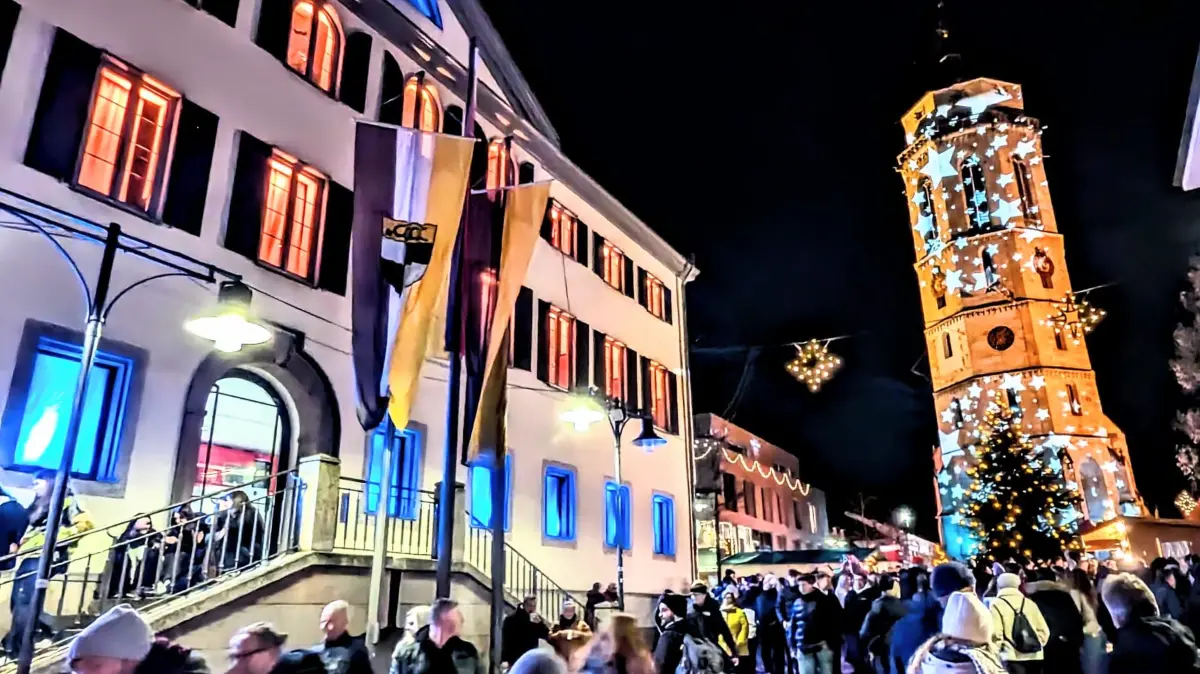 Ein Lichtspektakel in der Eyachstadt.