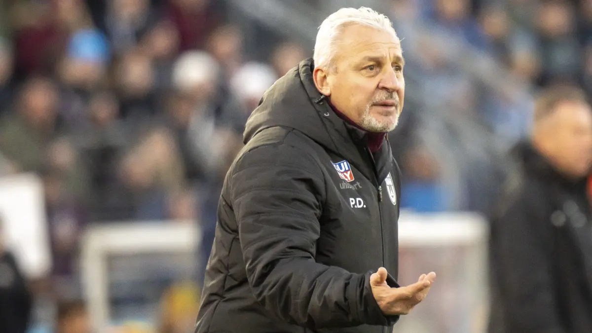 SSV ULM gegen 1860 München Trainer Pavel Dotchev
