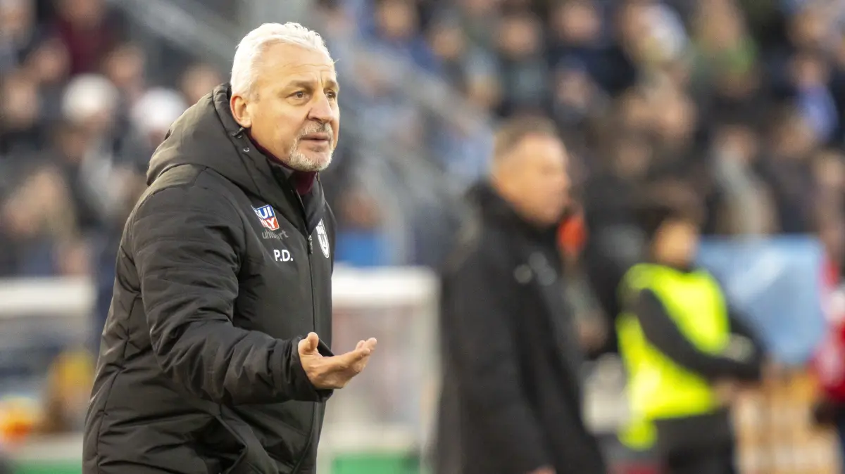 SSV ULM gegen 1860 München Trainer Pavel Dotchev