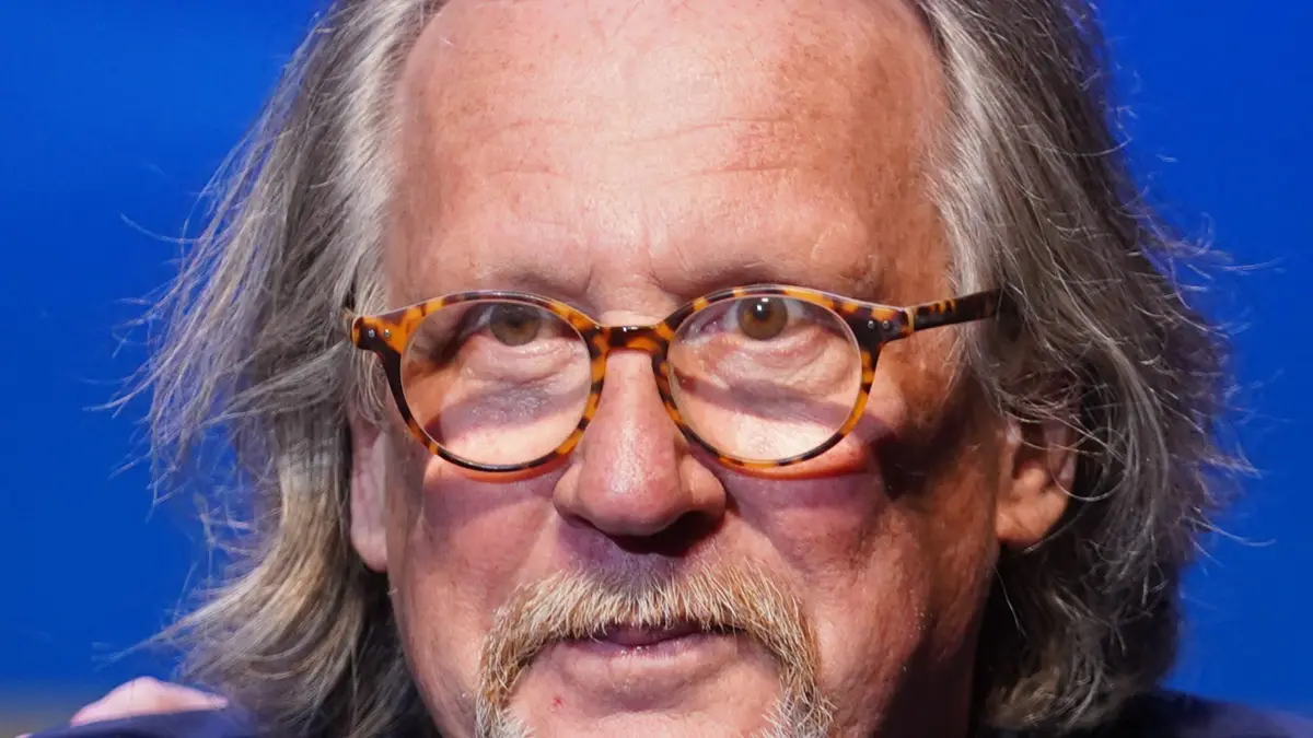 Harald Martenstein: 28.03.2022, Berlin: Der Autor Harald Martenstein bei einem Fototermin im Rahmen der Benefizgala "Schillern für die Ukraine" im Schiller-Theater. (zu dpa: «Kolumne bei Bild: Martenstein folgt auf Franz Josef Wagner») Foto: Jörg Carstensen/dpa +++ dpa-Bildfunk +++