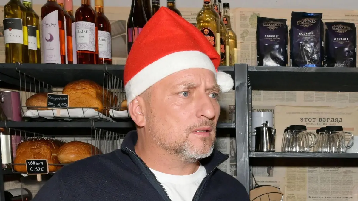 GZSZ-Serienliebling Michi (Lars Pape) bekommt Stress mit dem Ordnungsamt.