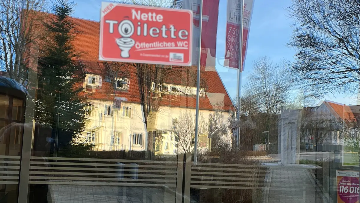 Uhingen Nette Toilette im Rathaus