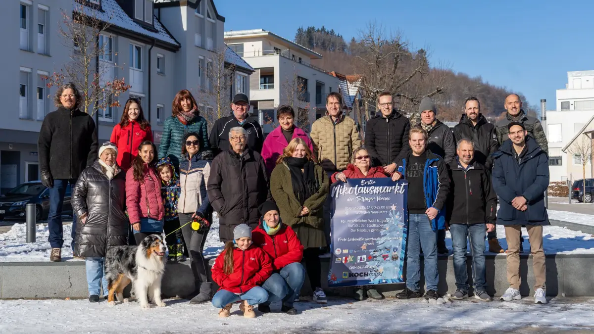 Die Tailfinger Vereine - hier eine Vielzahl deren Vertreter - organisieren am 6. Dezember den ersten Tailfinger Nikolausmarkt in der neuen Mitte.