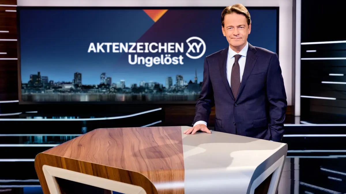 Moderator Rudi Cerne präsentiert die Fahndungssendung „Aktenzeichen XY... Ungelöst“ im ZDF.