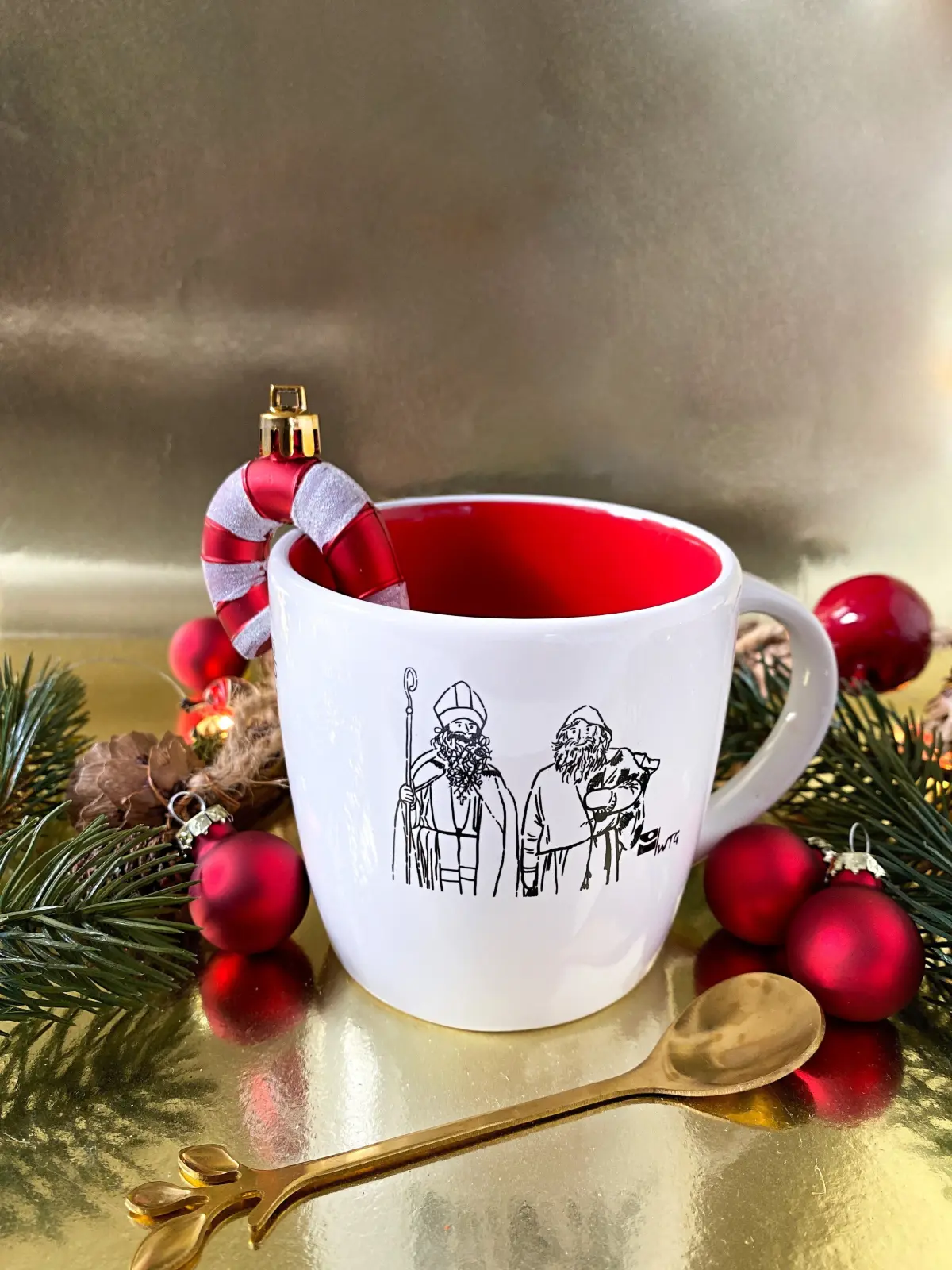 (ohne Überschrift): Vorsicht: Dieses Foto ist möglicherweise nur für den einstigen Verlag Schwäbisches Tagblatt verwendbar. Tasse Nikolausmarkt Rottenburg, Bild: WTG