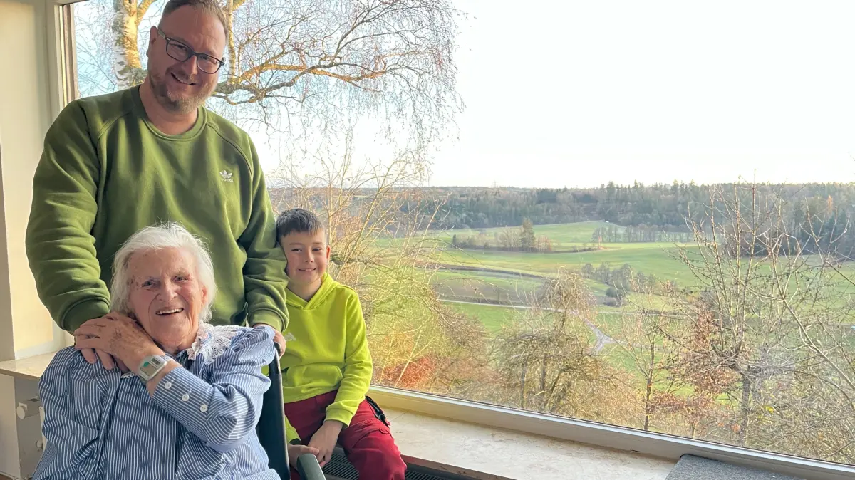 Christa Ohlert, Enkel Christopher Niehuis, Urenkel Finn, Sandhof