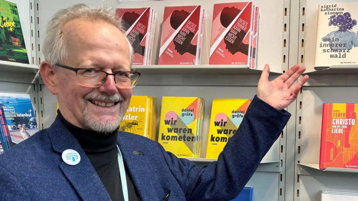 Zehn Jahre danube books: Auch auf der Frankfurter Buchmesse 2025 war Thomas Zehender mit seinem Verlag präsent.